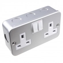 Double gang fully weatherproof switch 3 pin uk power socket outdoor ip55 white 010507 