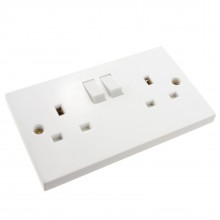 Electrical uk domestic household light switch 2 way single gang white 008840 